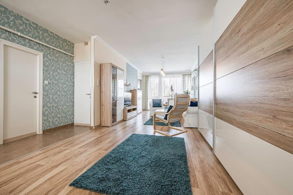 Liszt Ferenc Square Panorama Apt Budapeste Exterior foto